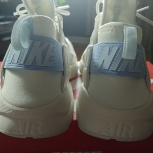 Nike Huarache run Ultra Ivory